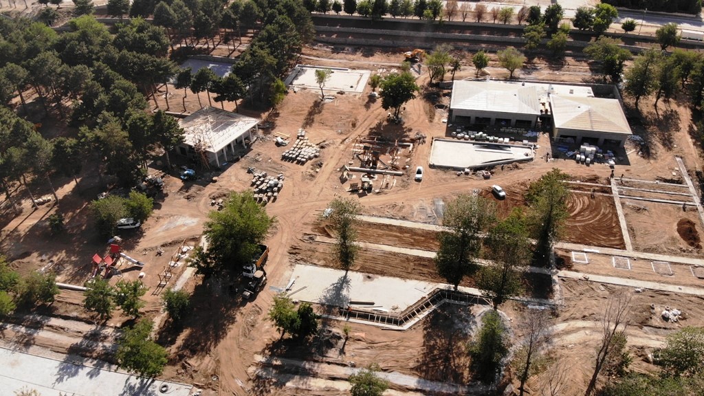 Tatvan&rsquo;da 65 bin metrekare alanda millet bah&ccedil;esi yapılıyor
