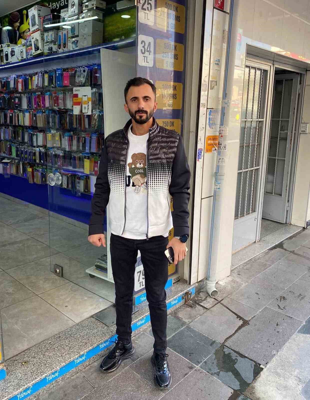 K&uuml;&ccedil;&uuml;k&ccedil;ekmece&rsquo;deki silahlı saldırıda hayatını kaybeden şahsın cenazesi Adli Tıp Kurumu&rsquo;ndan teslim alındı
