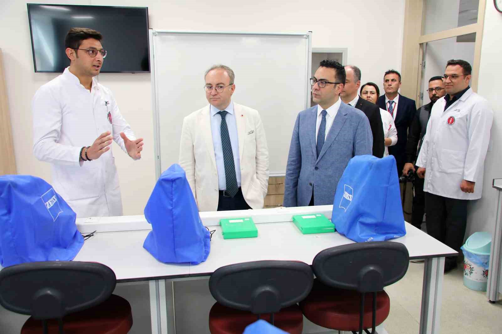 Rekt&ouml;r Yaşar, &rsquo;&rsquo;Eğitim ve sağlık hizmetlerinin kalitesini y&uuml;kselteceğiz&rsquo;&rsquo;
