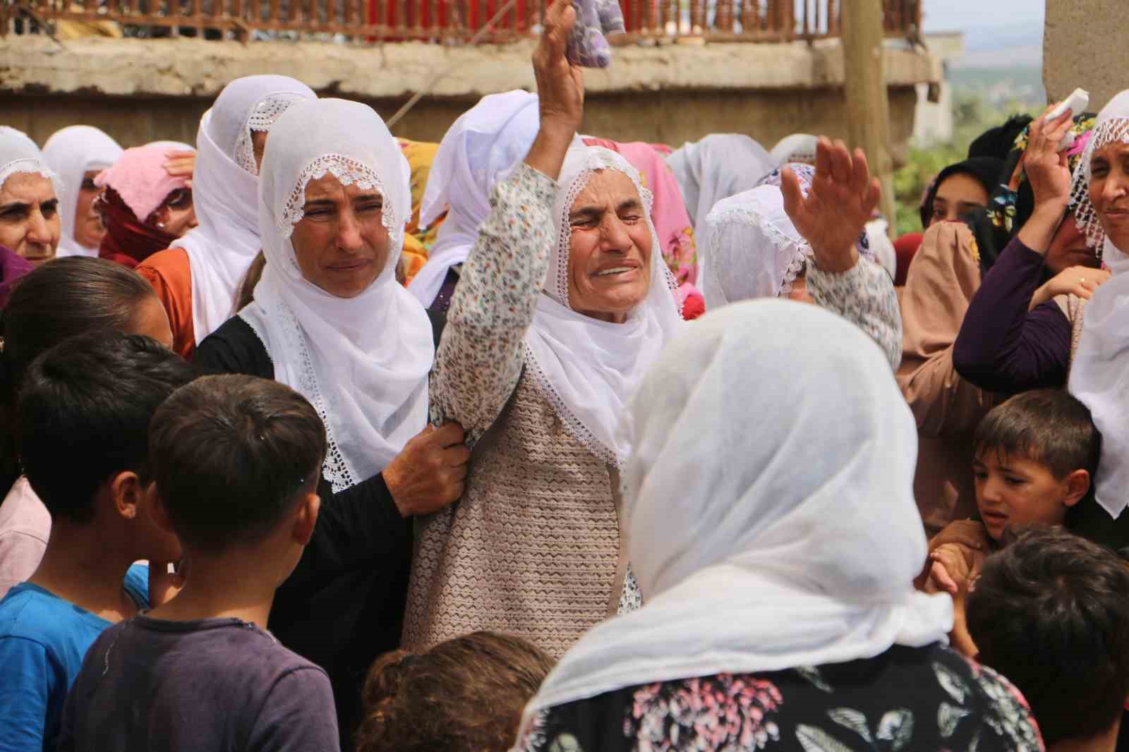Diyarbakırlı şehit il&ccedil;esinde son yolculuğuna uğurlandı
