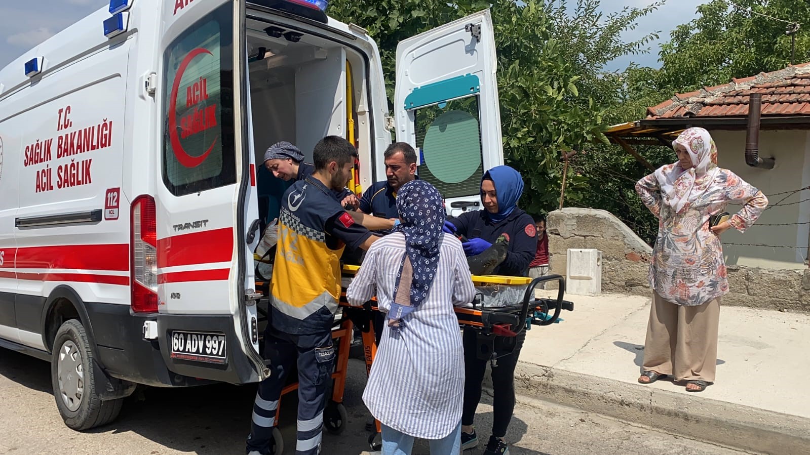 Onarım i&ccedil;in &ccedil;ıktığı &ccedil;atıdan aşağı d&uuml;şt&uuml;
