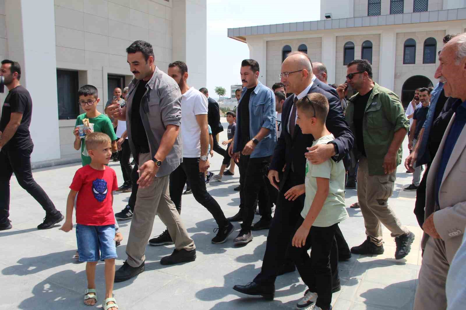 Bakan Şimşek, Batman&rsquo;da bir dizi temaslarda bulundu
