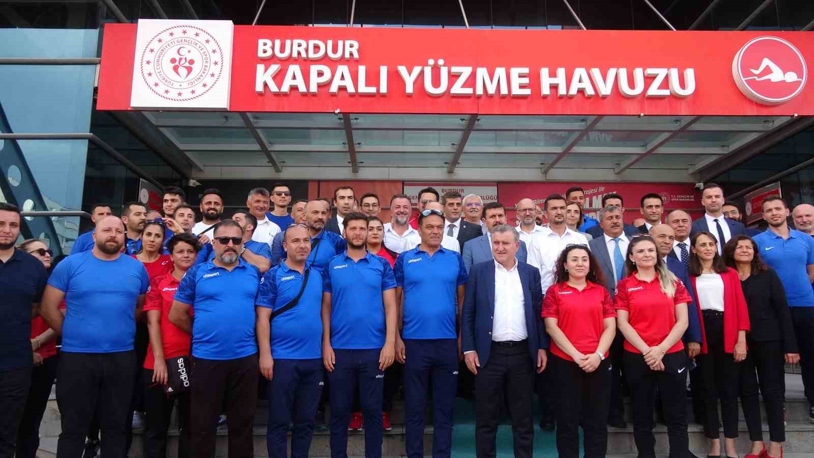 Gençlik ve Spor Bakanı Osman Aşkın Bak’tan, ’Şehir Buluşmaları’ çerçevesinde Burdur’a ziyaret
