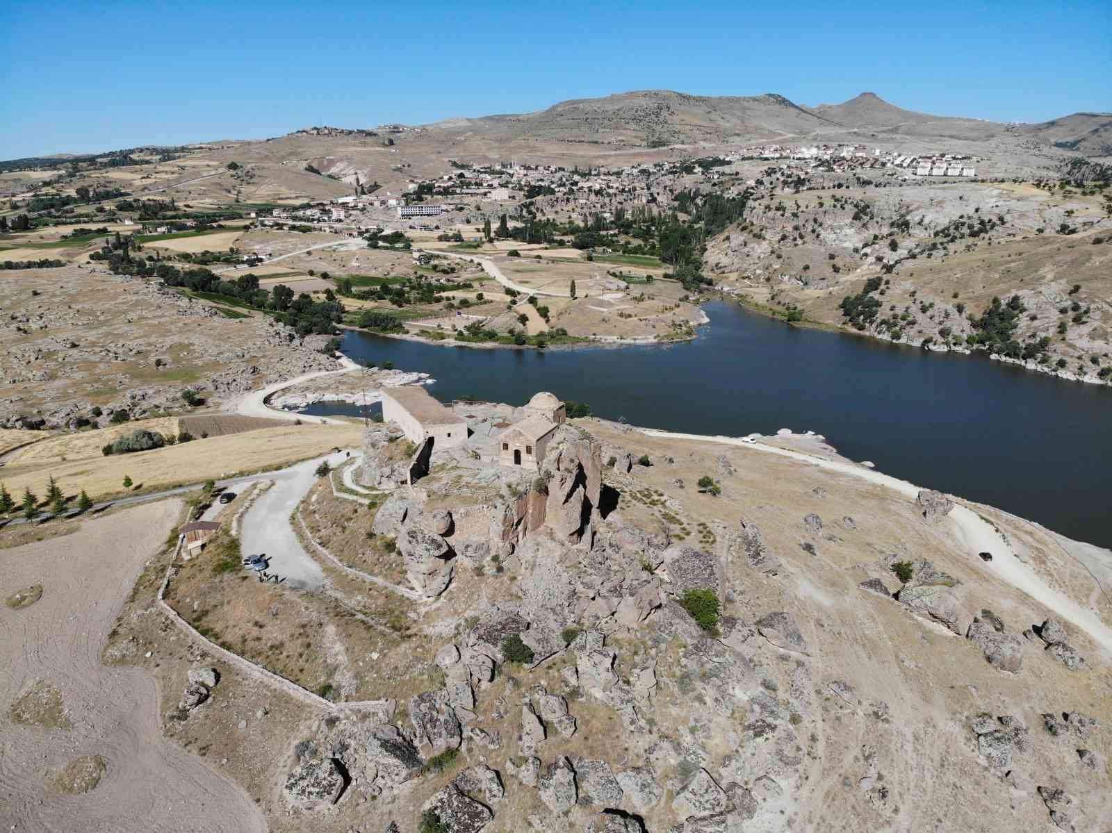 Aksaray’daki Yüksek Kilise ziyaretçilerini ağırlıyor