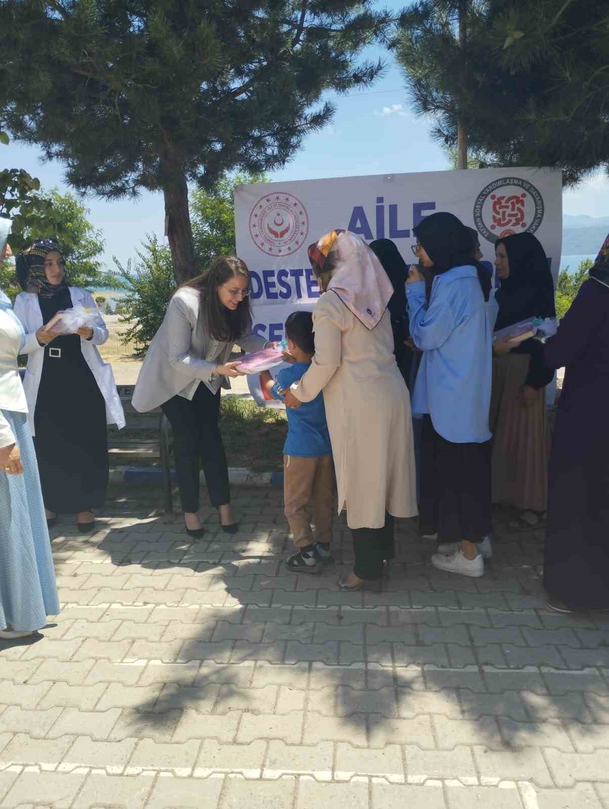 Tatvan&rsquo;da ADEM kursiyerlerine sertifika t&ouml;reni d&uuml;zenlendi
