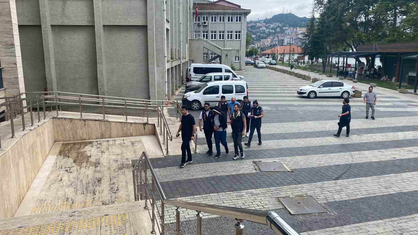 Sahte bankacılar vatandaşın 100 bin lirasını dolandırdı
