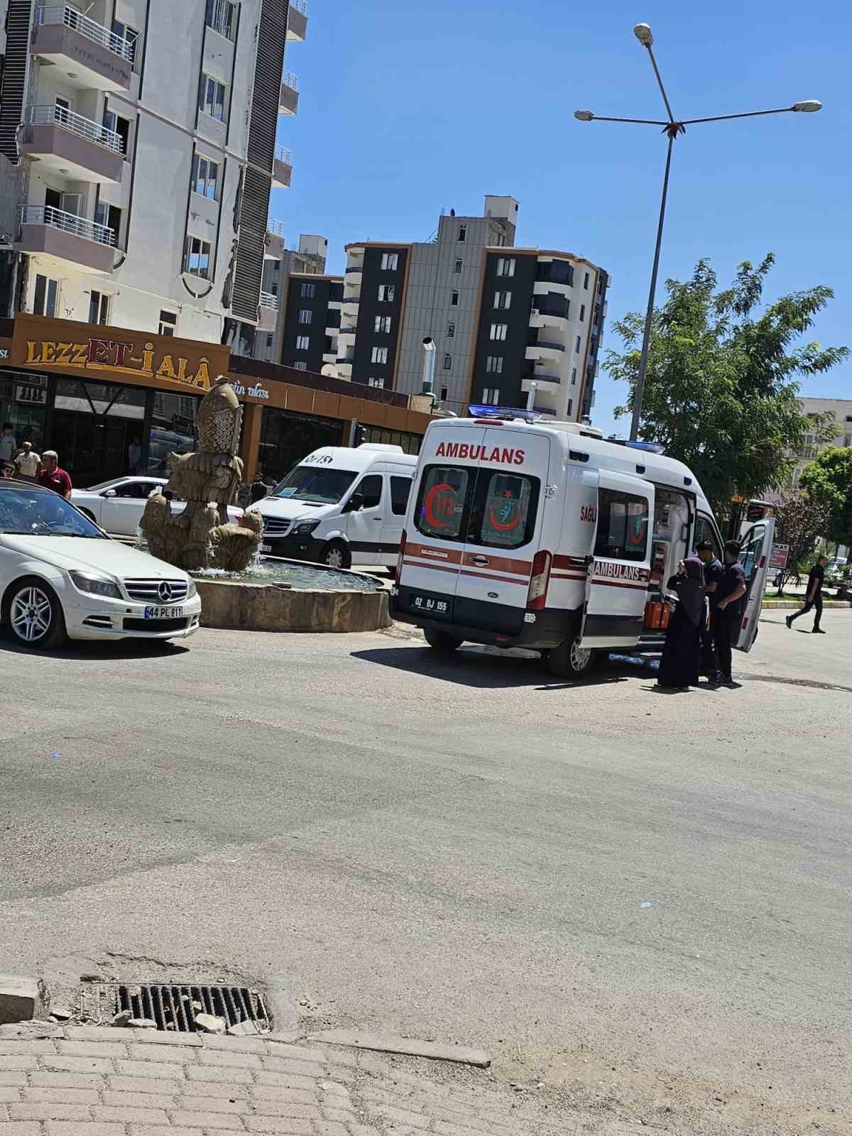 Adıyaman’da 2 araç çarpıştı: 3 yaralı