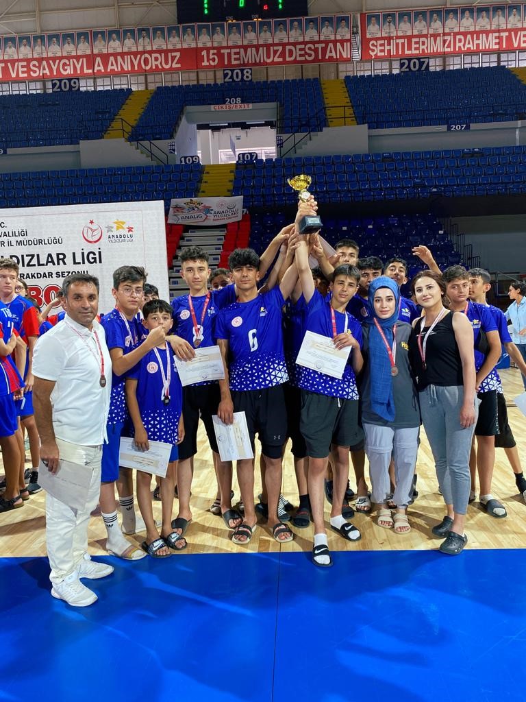 Voleybolda Aşkale başarısı