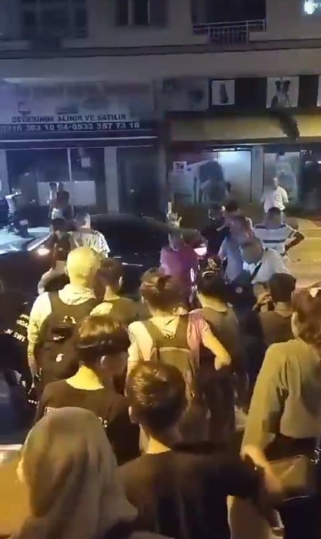 Maltepe’de 3 metrelik çukura bir vatandaş düştüundefined