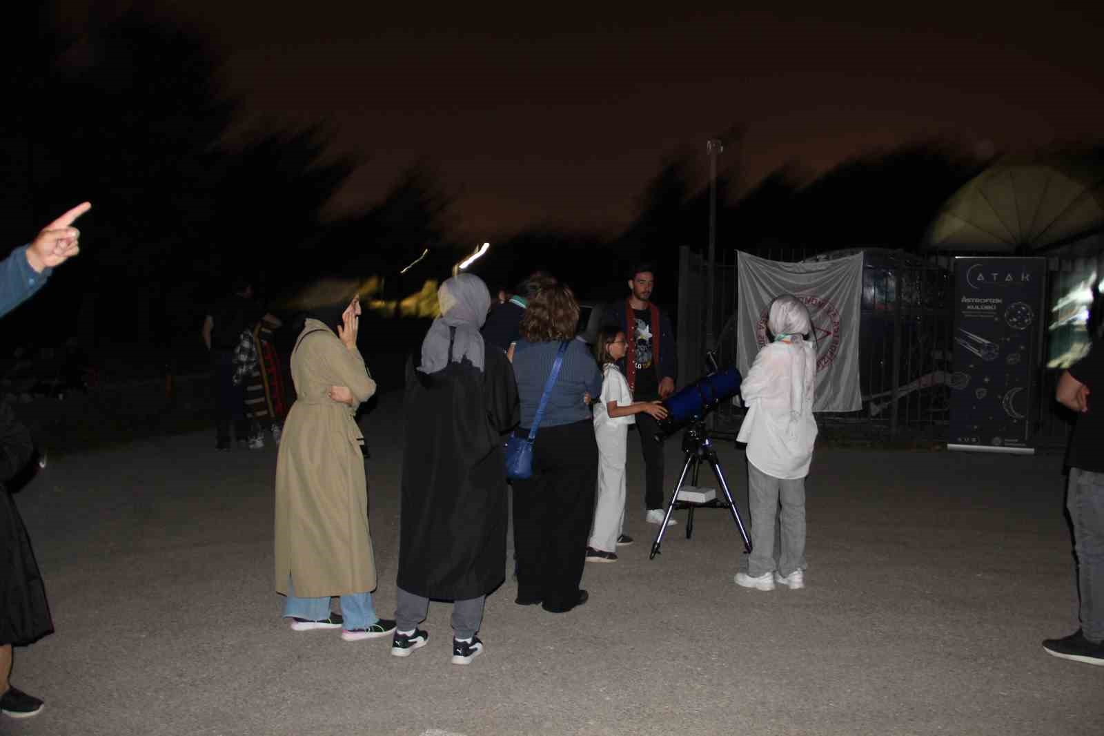 Meteor yağmuru i&ccedil;in toplandılar
