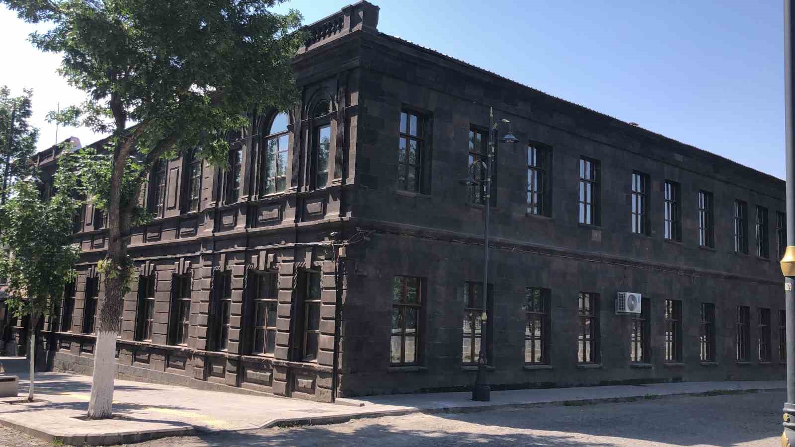 Kars&rsquo;ta tarihi yapılar g&ouml;renleri kendine hayran bırakıyor
