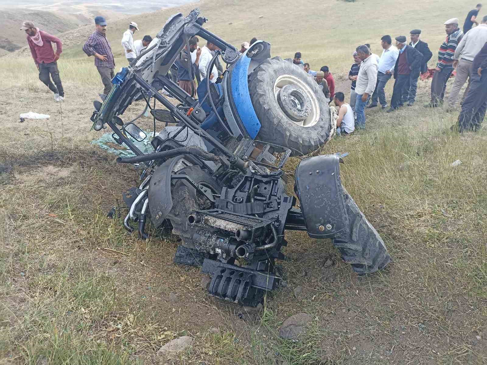 Traktör devrildi, yaralılar helikopterle hastaneye getirildi
