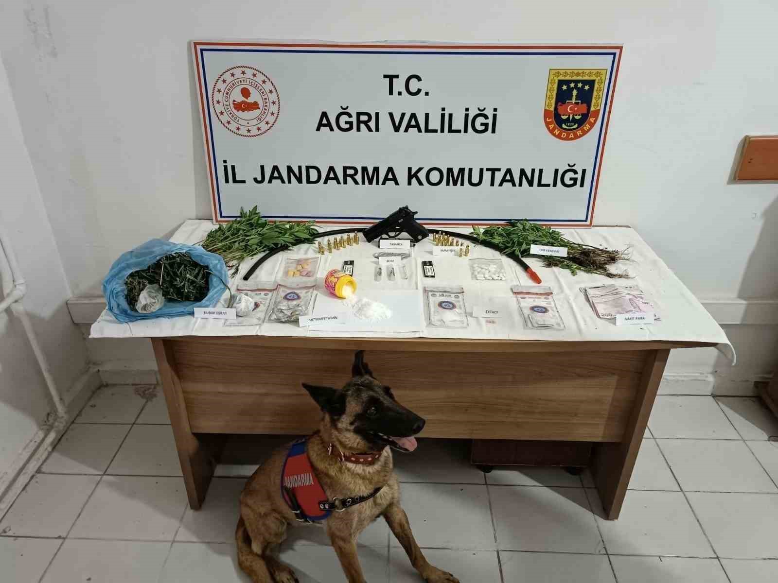 Ağrı’da 1 şahıs uyuşturucu bulundurmaktan tutuklandı