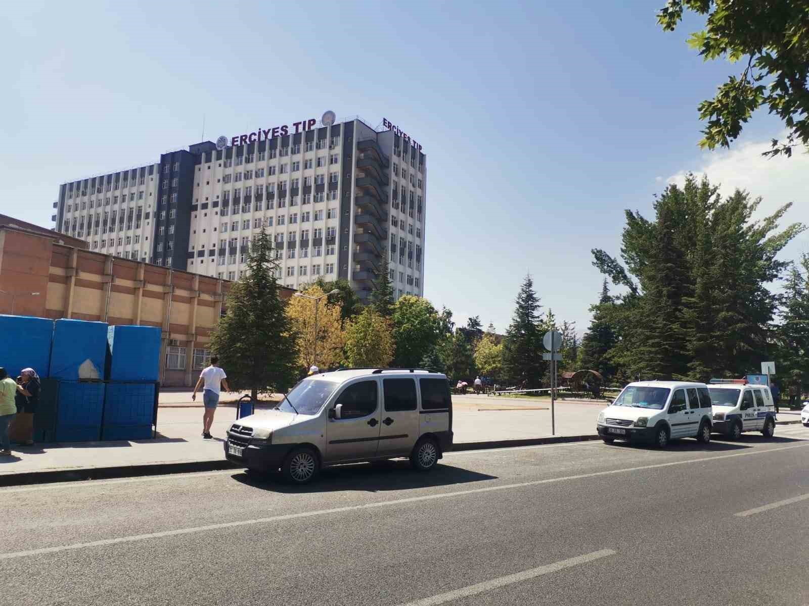 Yaralanan polisin tedavisi devam ediyor