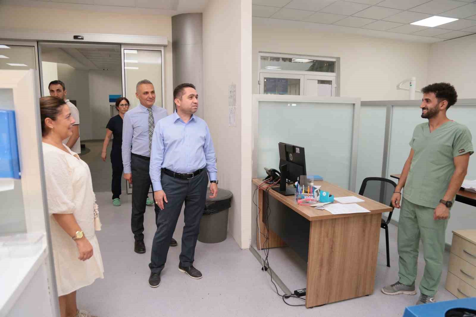 Rekt&ouml;r T&uuml;rkdoğan ALK&Uuml; binalarını inceledi
