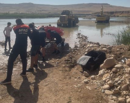 Dicle Nehri’ne düşen kamyonun şoförü hayatını kaybetti 