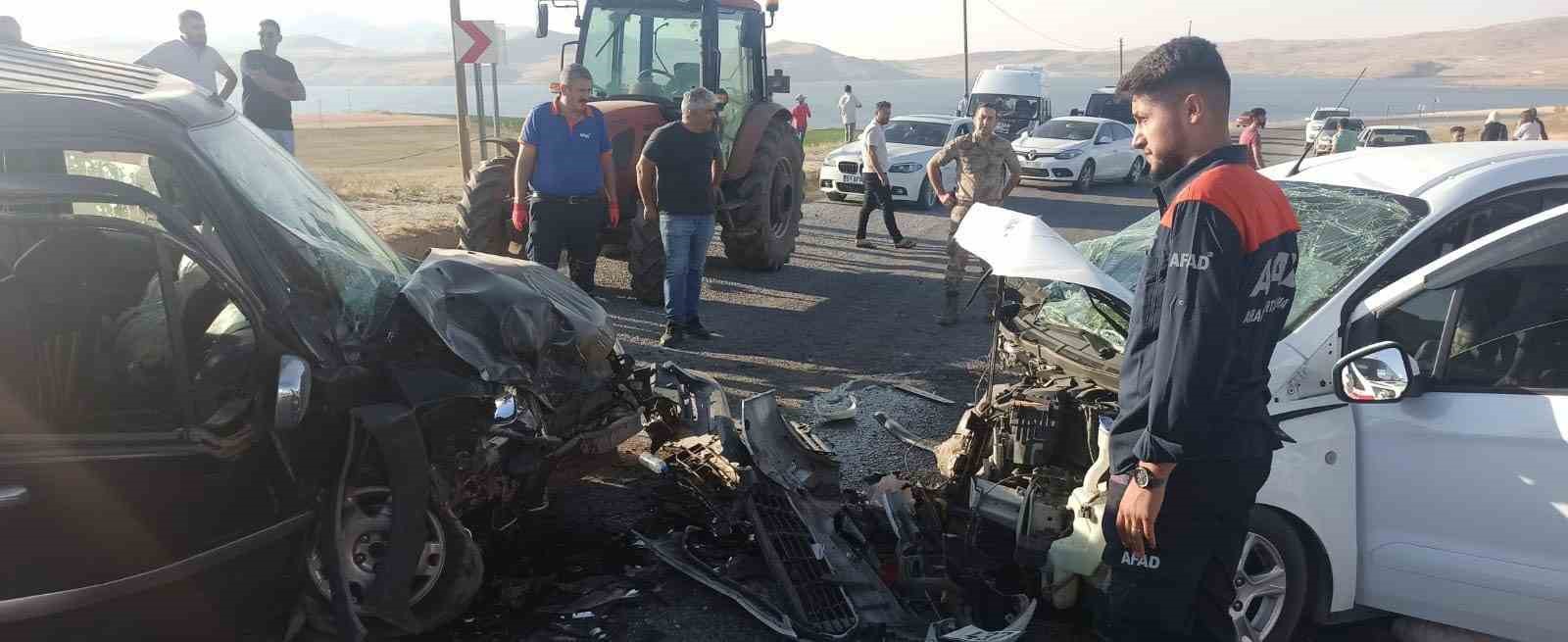 Bitlis’te trafik kazası: 8 yaralı
