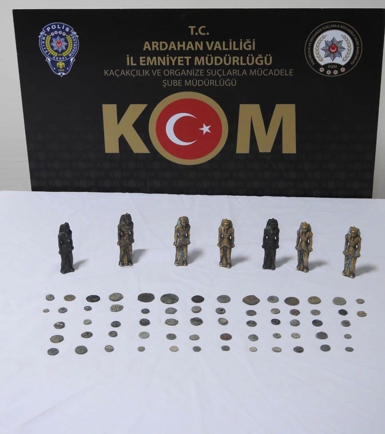 Ardahan&rsquo;da ka&ccedil;ak kazı yapan 9 kişi su&ccedil;&uuml;st&uuml; yakalandı
