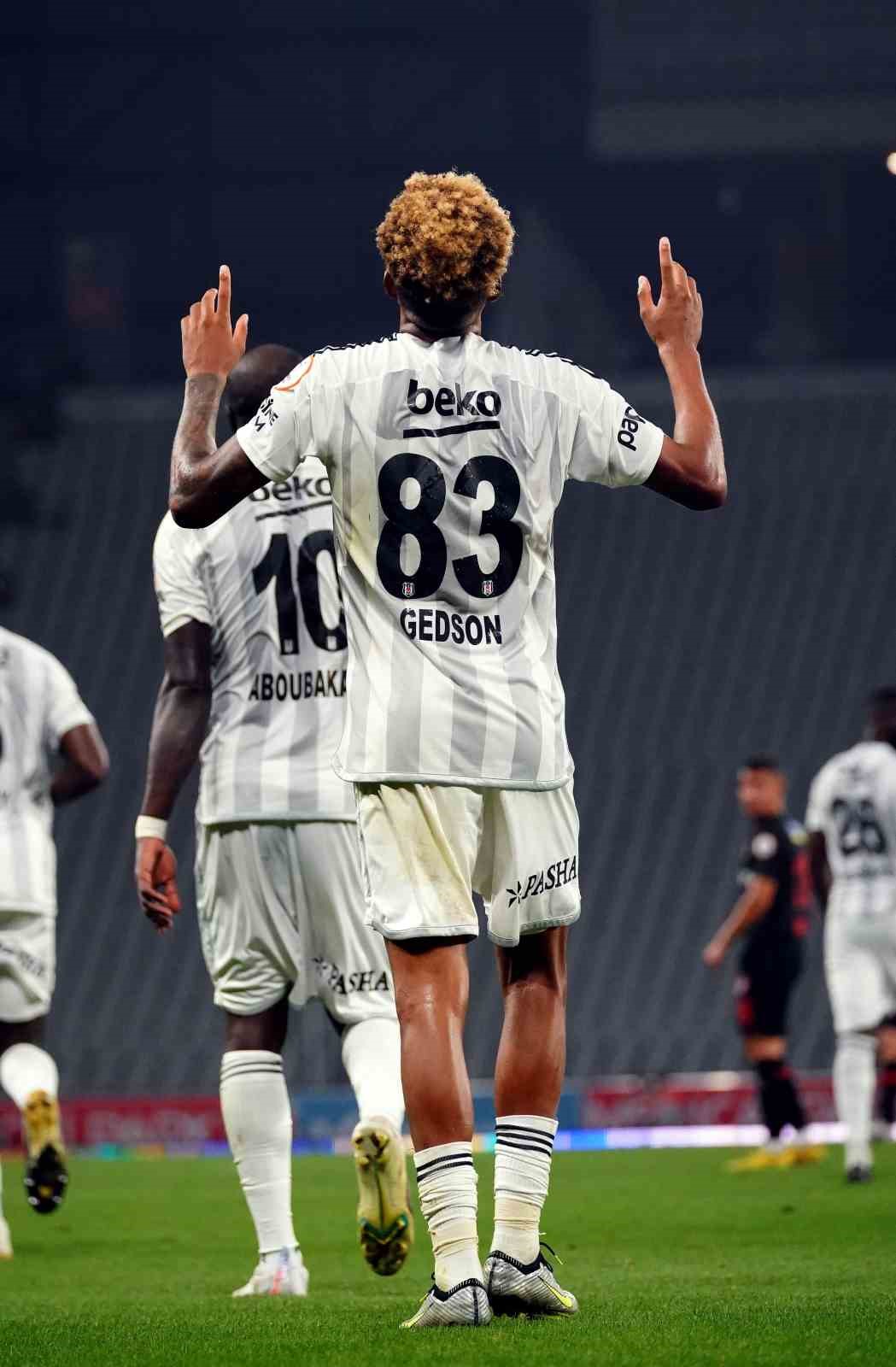 Trendyol S&uuml;per Lig: Fatih Karag&uuml;mr&uuml;k: 0 - Beşiktaş: 1 (Ma&ccedil; sonucu)
