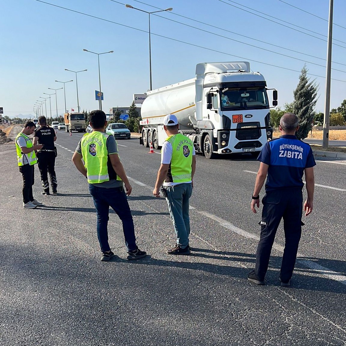 Diyarbakır’da zabıtadan korsan araç denetimi: 5 araç trafikten men edildi