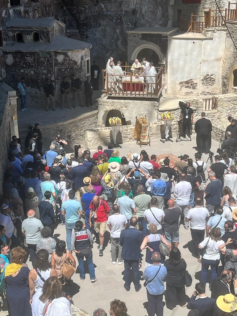 S&uuml;mela Manastırı&rsquo;nda 10. ayin
