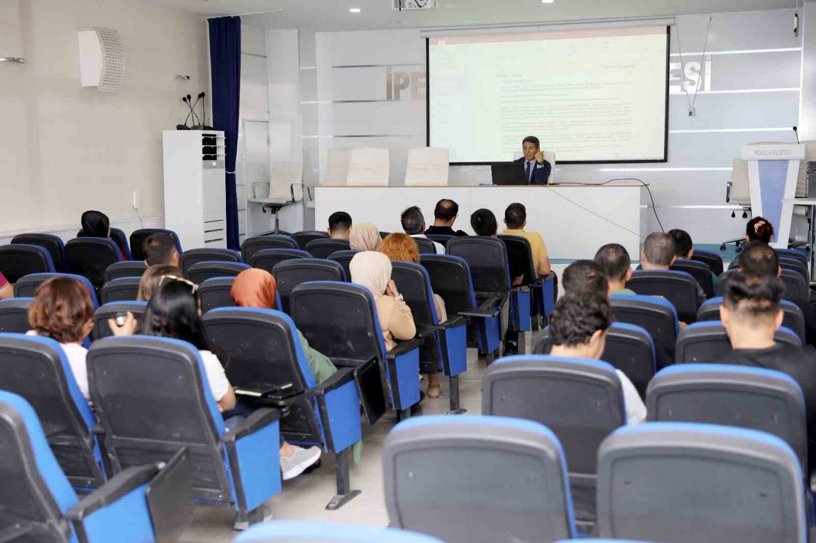 İpekyolu Belediyesi personellerine “Taşınır Mal Yönetmeliği” hakkında eğitim semineri düzenledi