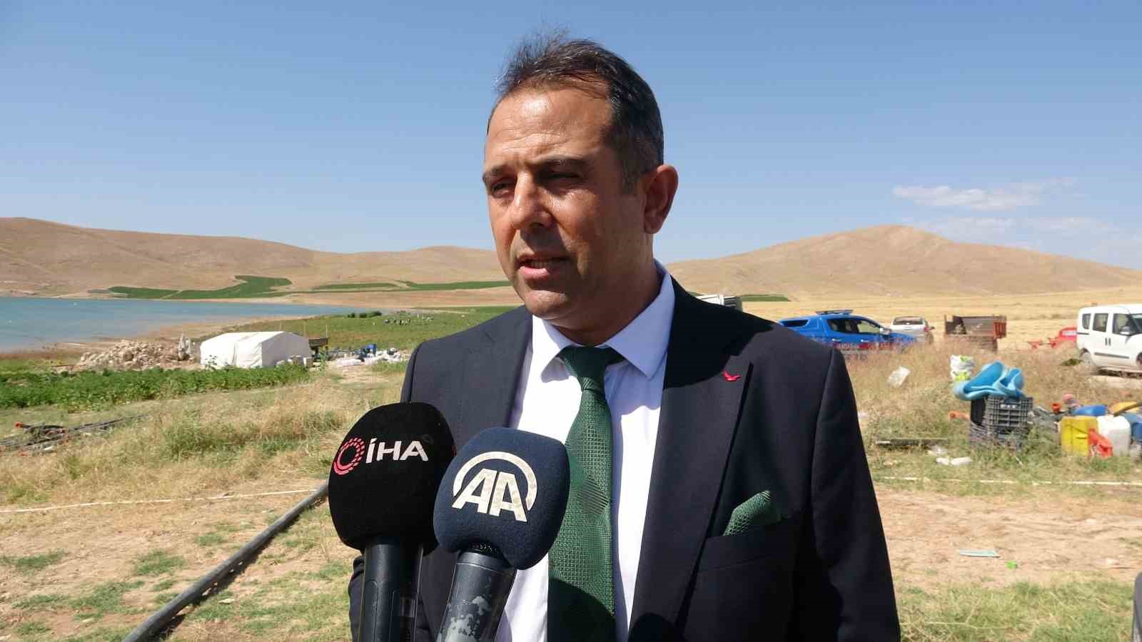 Kurutmalık domateslerle T&uuml;rkiye haritası oluşturulup &lsquo;T&uuml;rkiye Y&uuml;zyılı&rsquo; yazıldı
