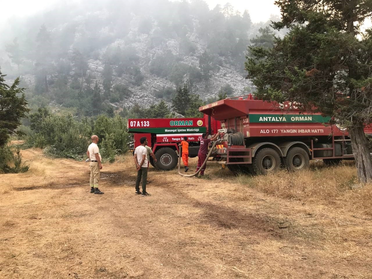 Antalya’da orman yangınına 450 kişilik ekiple müdahale ediyor