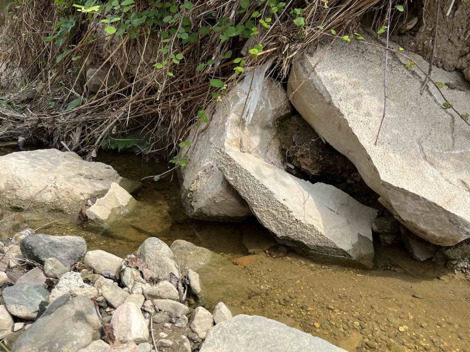 Amasra&rsquo;daki sel antik su kanalının par&ccedil;alarını ortaya &ccedil;ıkardı
