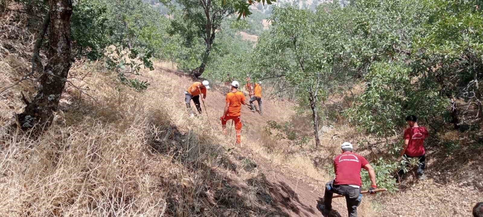 Bing&ouml;l&rsquo;de 2 g&uuml;nd&uuml;r s&uuml;ren yangın b&uuml;y&uuml;k oranda kontrol altına alındı
