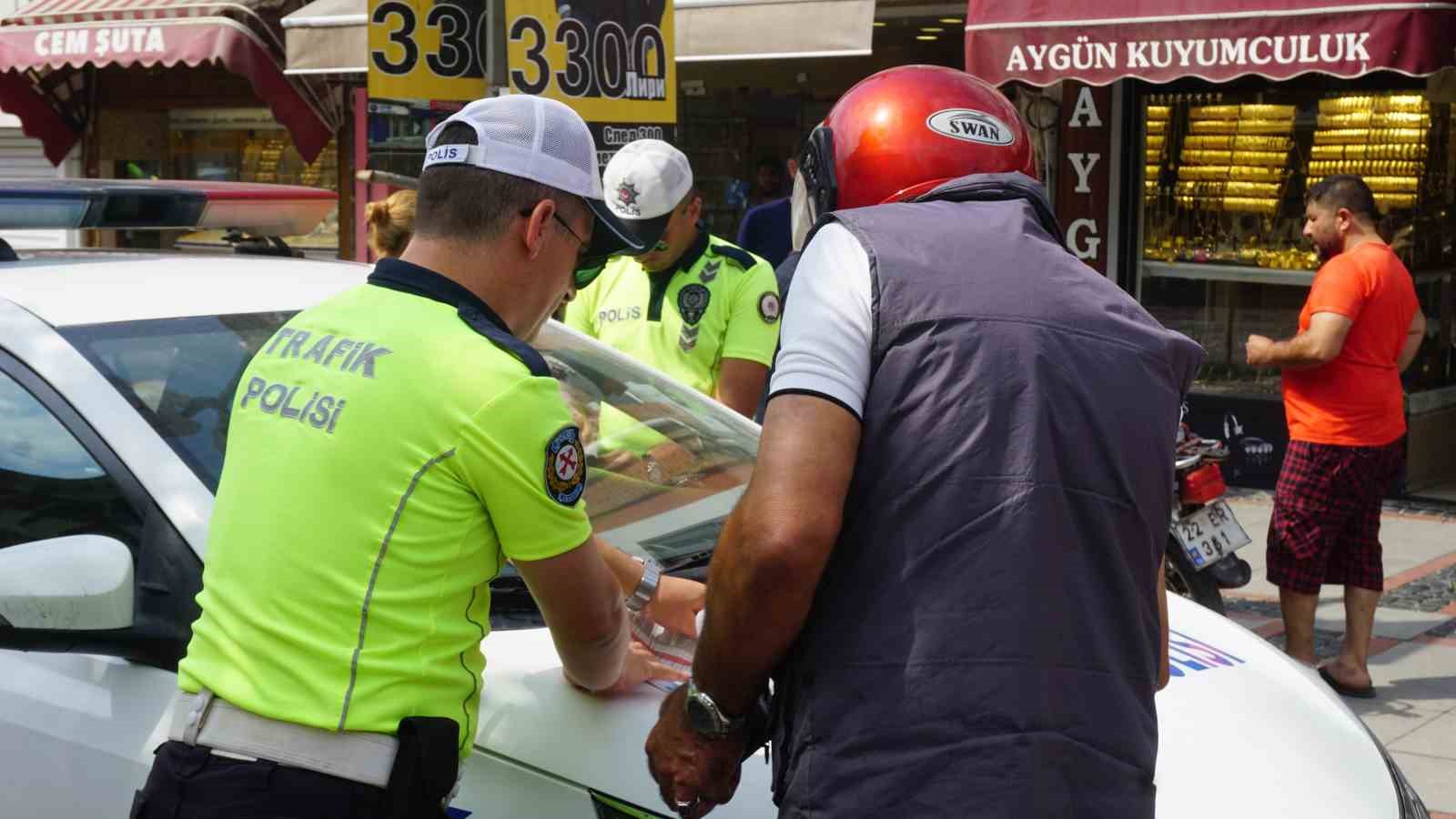 Trafiğe kapalı alanda motosikletlilere y&ouml;nelik uygulama yapıldı
