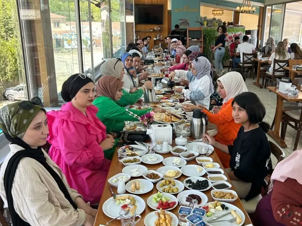 Diyadinli kursiyerler Van&rsquo;ı gezdi
