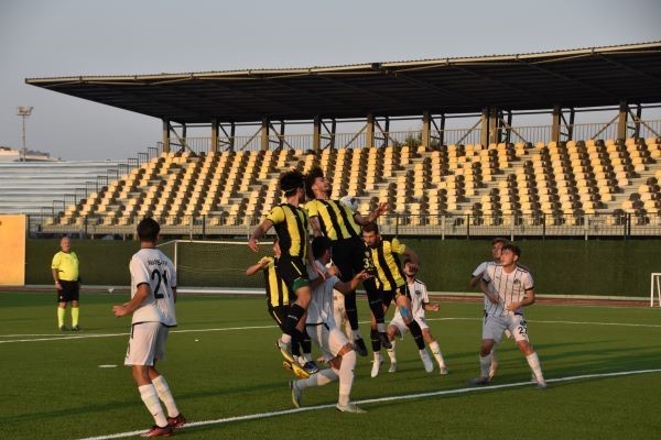 Aliağaspor FK, Manisa FK U19 takımını hazırlık maçında 4-1 yendi