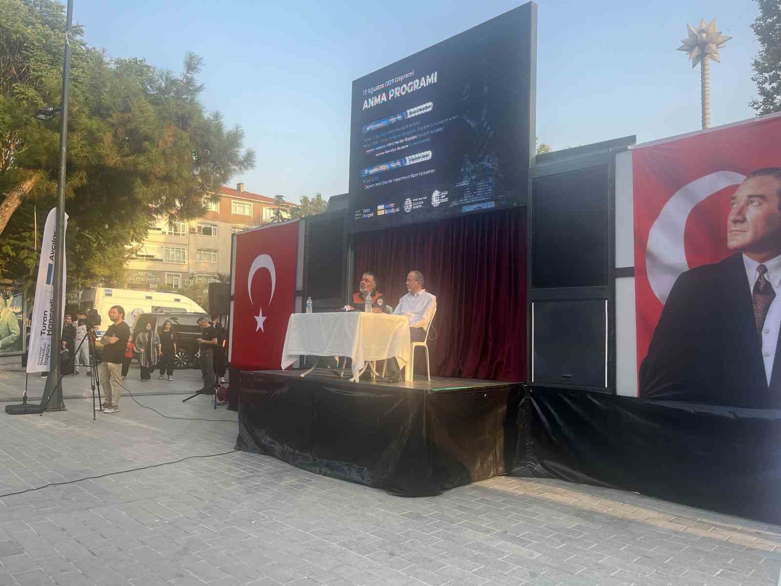 Avcılar Belediyesi tarafından 17 Ağustos 1999 Marmara depremi anma programı d&uuml;zenlendi
