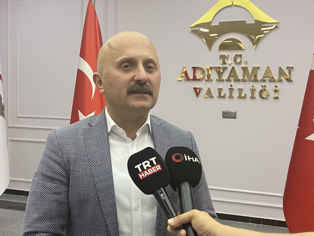 Yerinde d&ouml;n&uuml;ş&uuml;m projesinde temeller kazılıyor
