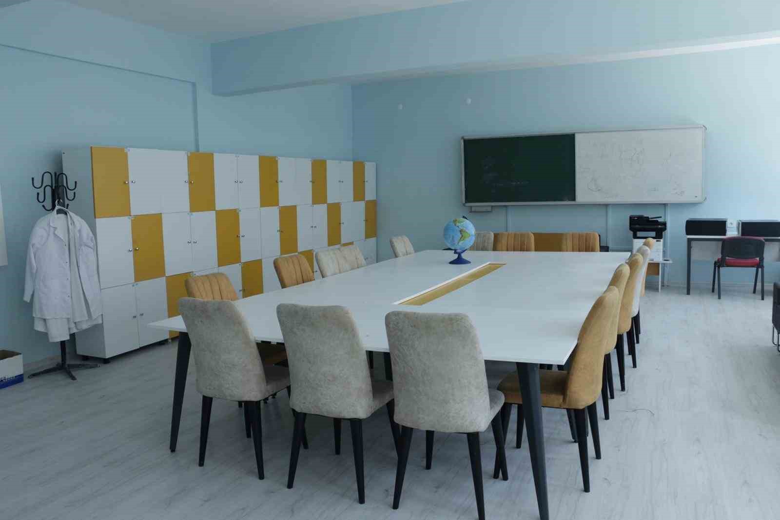 Menteşe Anadolu Lisesi yeni binasına taşındı
