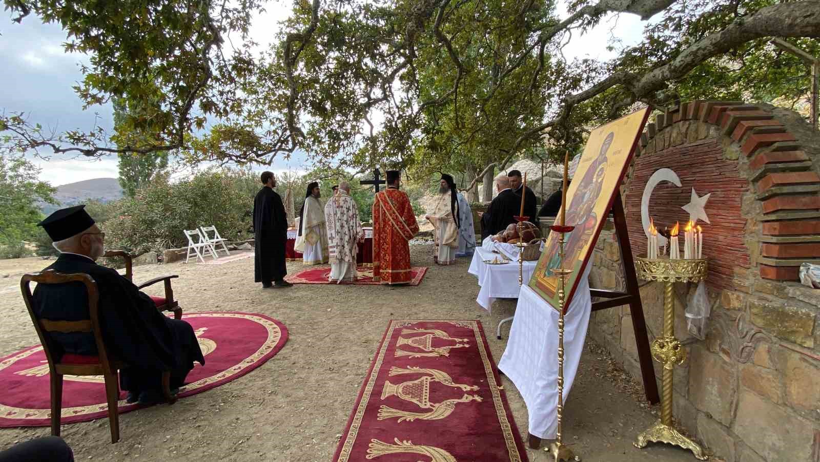 G&ouml;k&ccedil;eada&rsquo;da &rsquo;Meryem Ana&rsquo;yı anma g&uuml;n&uuml; ayini&rsquo; yapıldı
