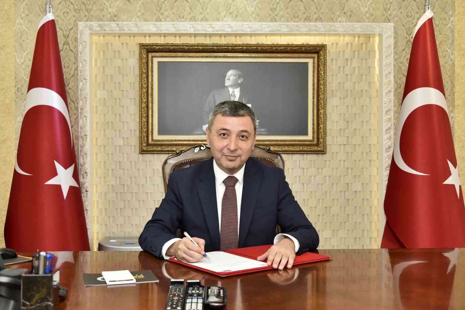 Gümüşhane’nin yeni Valisi Alper Tanrısever görevine başladı