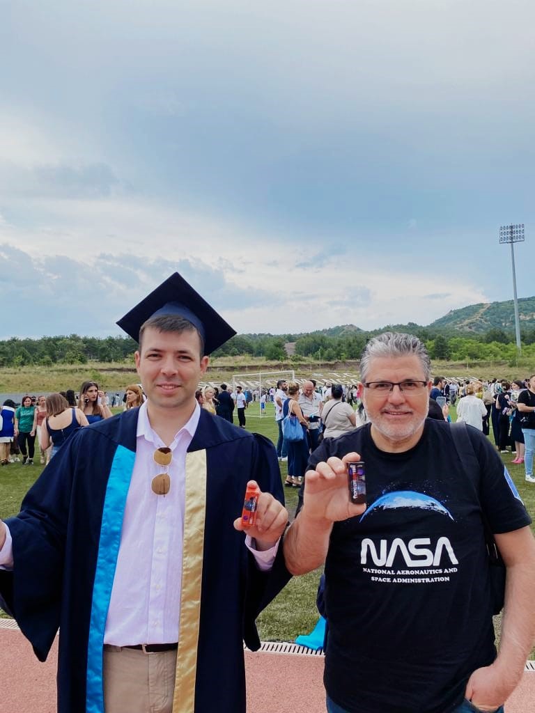 NASA&rsquo;nın d&uuml;zenlediği yarışma i&ccedil;in yola &ccedil;ıktı, kanser hastalarına umut oldu
