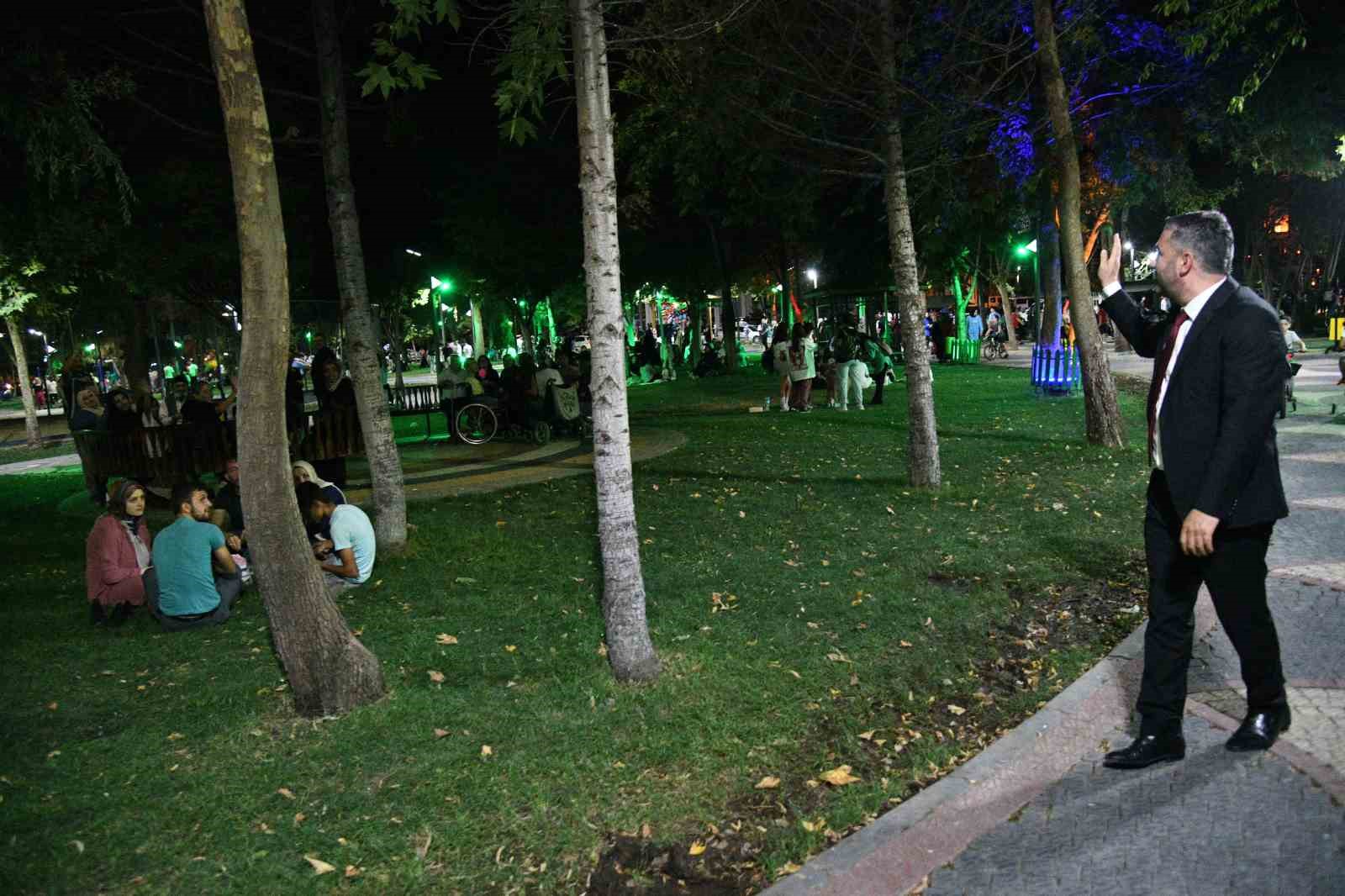 Pursaklar’da parklar, yaz akşamlarında yoğun ilgi görüyor