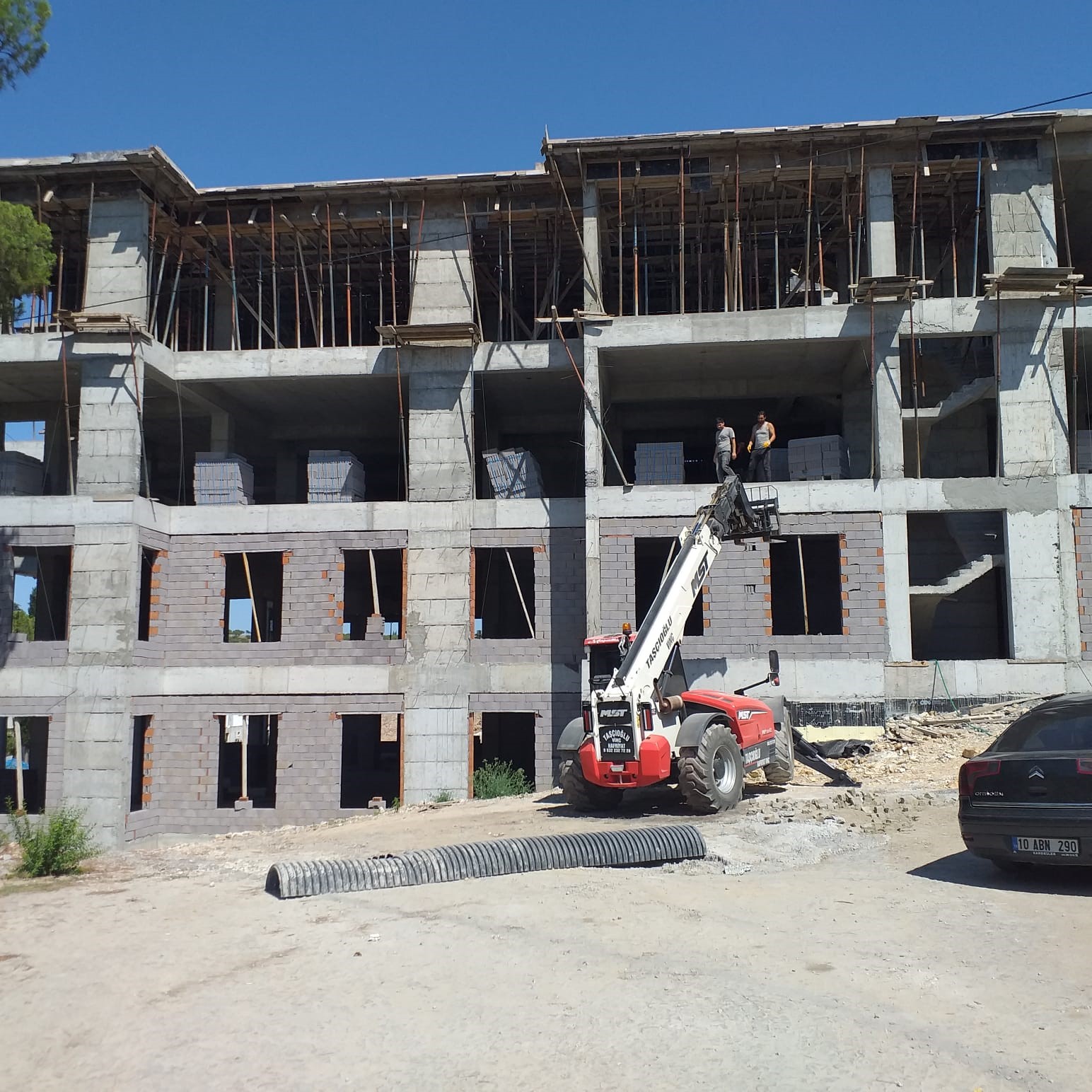 Ayvalık’ta yeni kaymakamlık binasının inşaatı hızla devam ediyor
