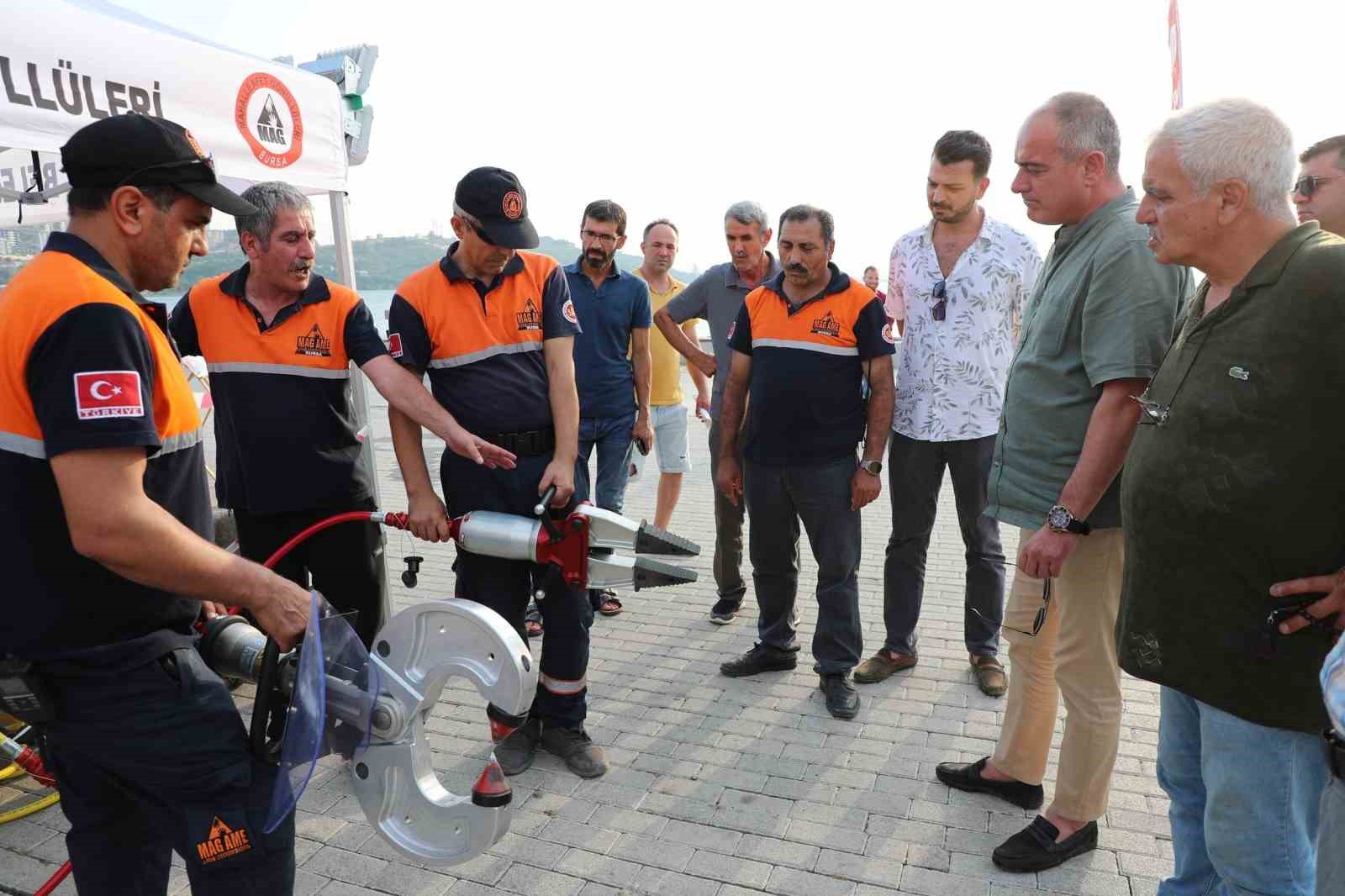 Gemlik Belediyesi’nden Mahalle Afet Gönüllüleri’ne dev destek