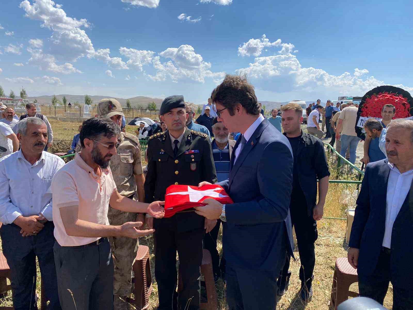 Kıbrıs gazisi son yolculuğuna uğurlandı
