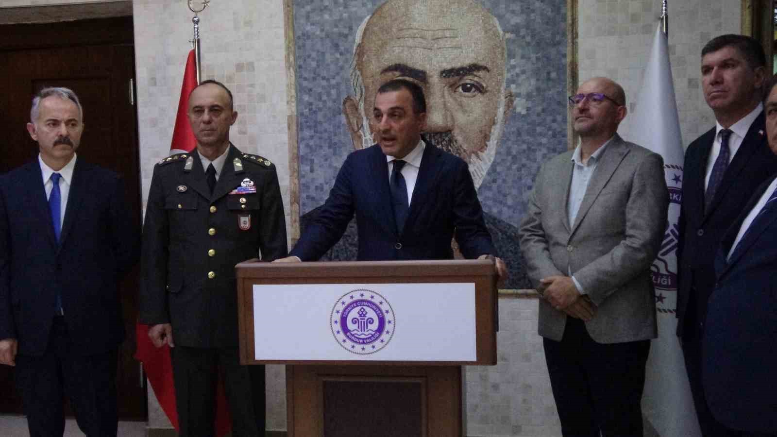 Burdur Valisi T&uuml;rker &Ouml;ks&uuml;z: "Burdur&rsquo;a hizmetkar olmaya geldim"

