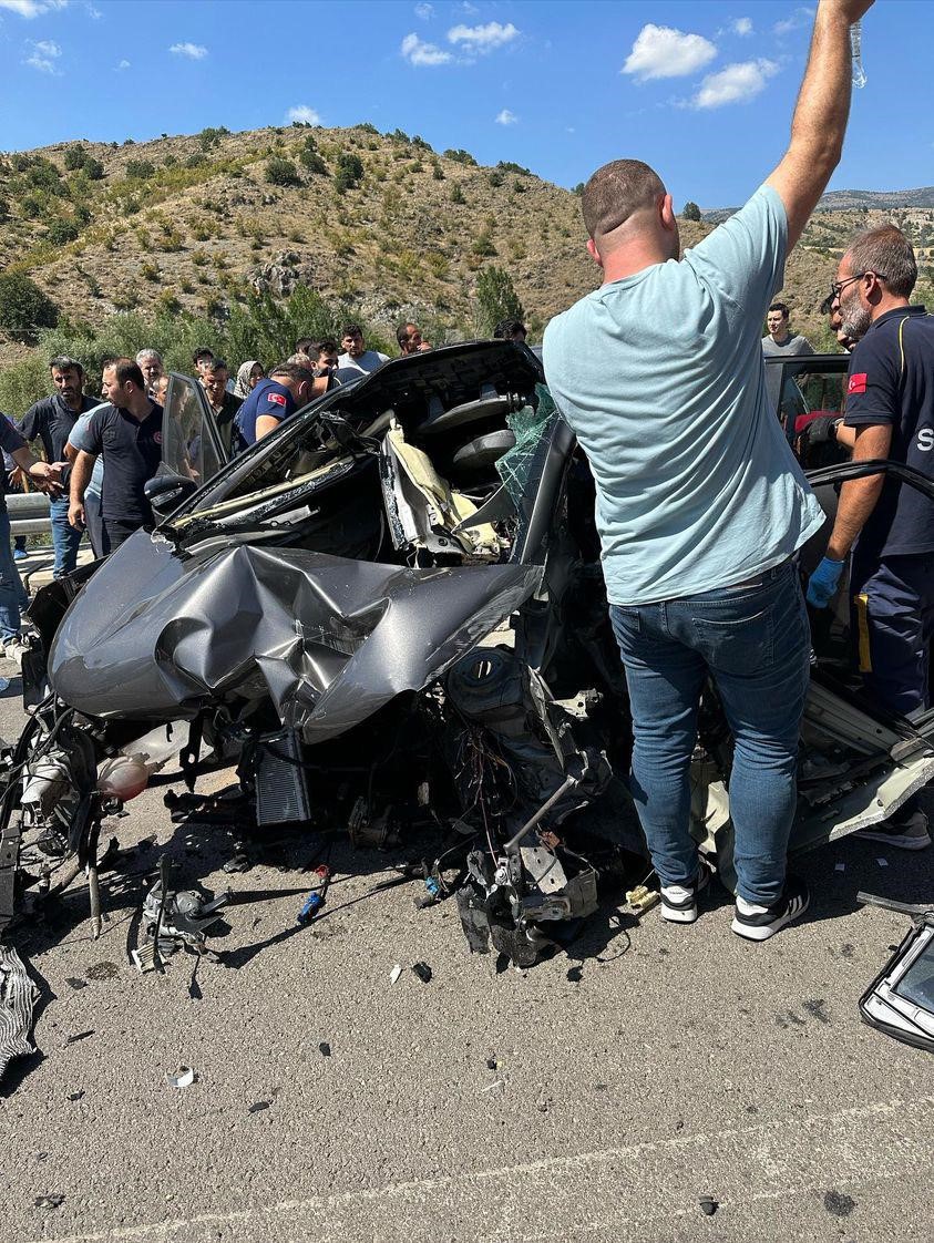 Tokat’ta trafik kazası; 1 kişi öldü, 1 kişi ağır yaralandı