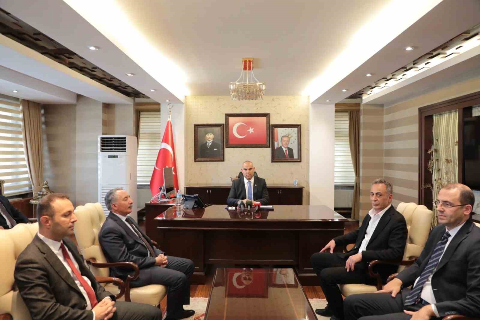 Ağrı Valisi Ko&ccedil; g&ouml;revine başladı
