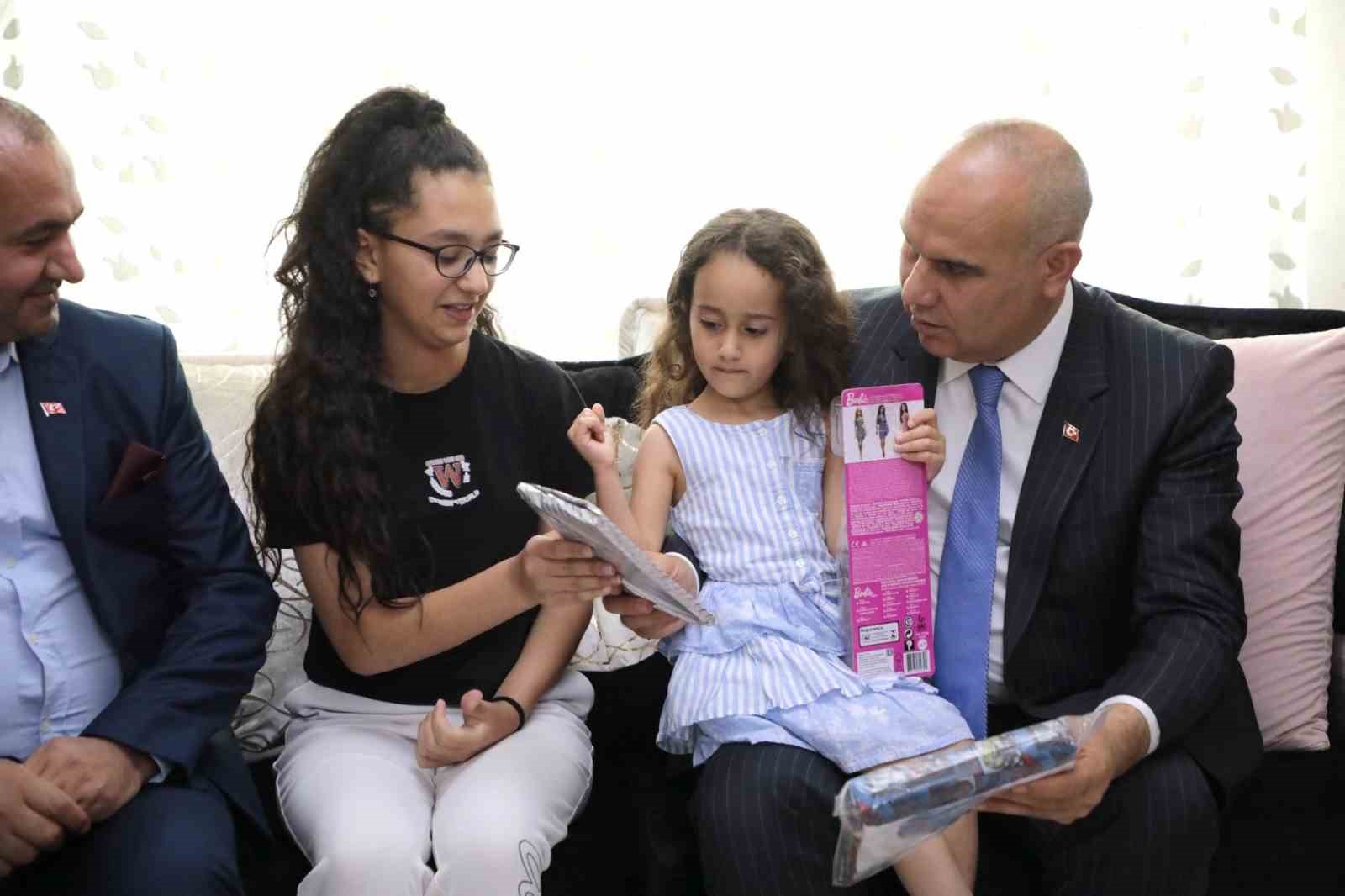 Ağrı Valisi Koç’tan şehit ailelerine ziyaret
