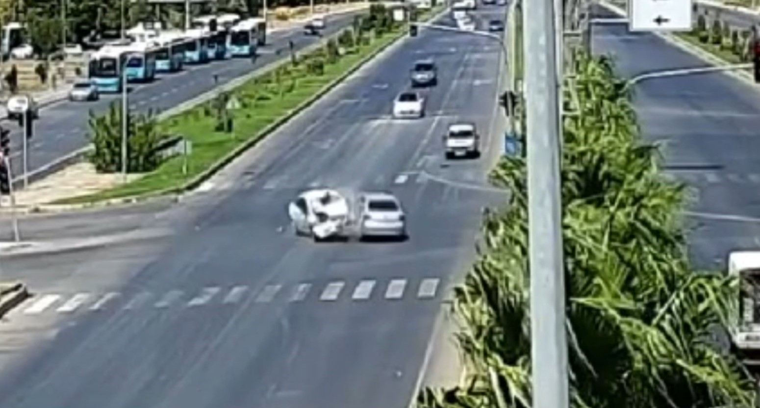 Kahramanmaraş’ta iki otomobil çarpıştı: 1’i bebek 5 yaralı