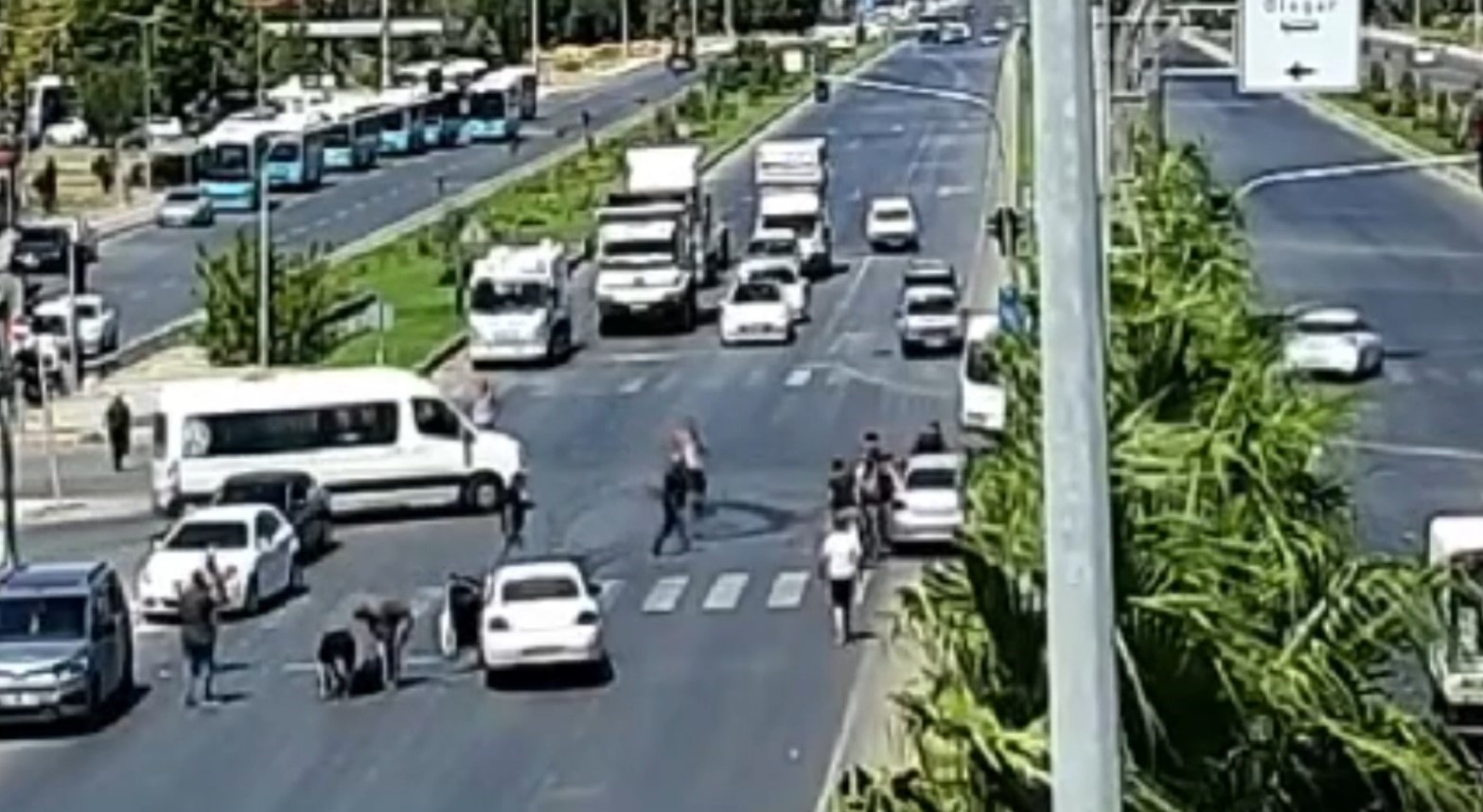 Kahramanmaraş&rsquo;ta iki otomobil &ccedil;arpıştı: 1&rsquo;i bebek 5 yaralı
