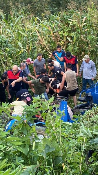 Tarım işçilerini taşıyan patpat bahçeye uçtu: 1’i ağır 13 yaralı